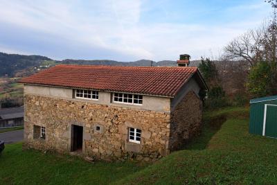 Nabízíme k prodeji tento venkovský dům v A Viaxe, Vilarm...