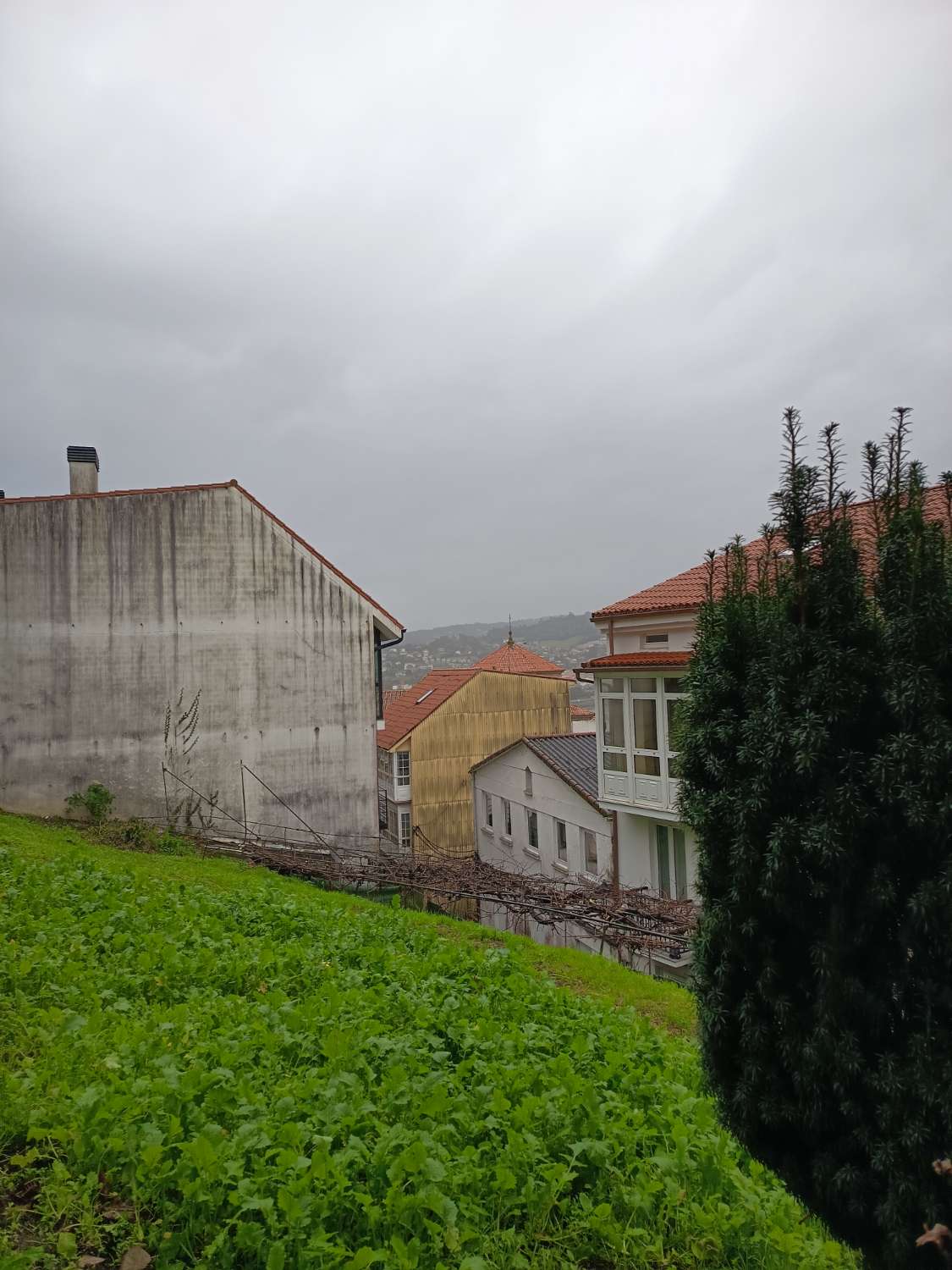 Vendemos casa en exclusiva.