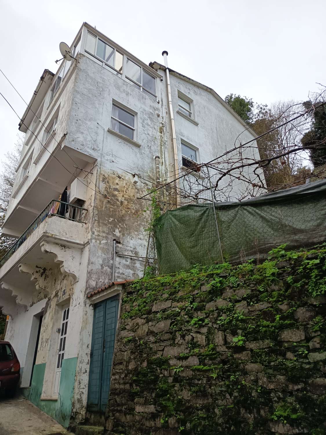 Vendemos casa en exclusiva.