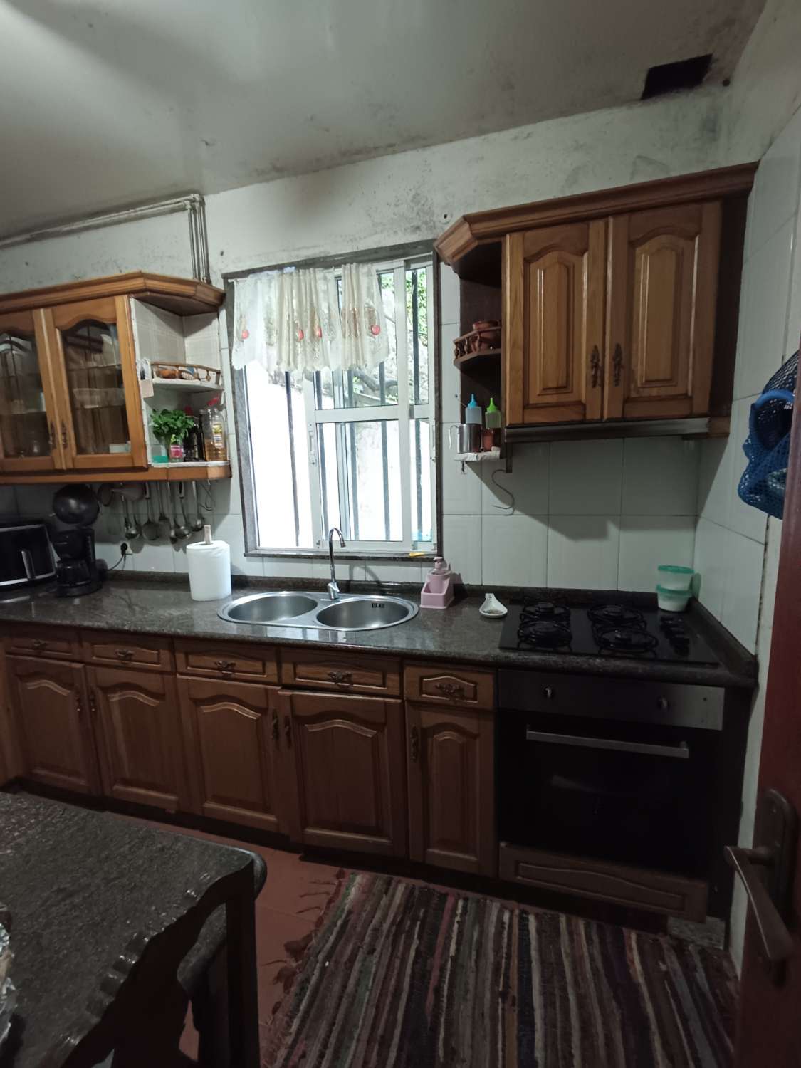 Vendemos casa en exclusiva.