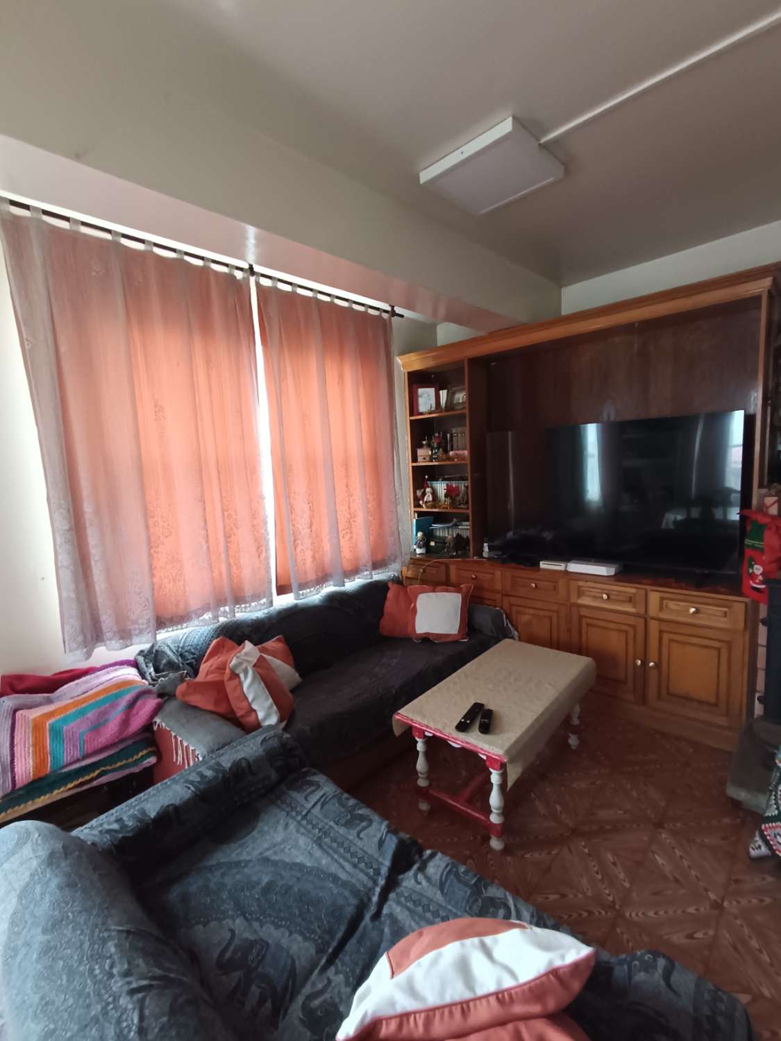 Vendemos casa en exclusiva.