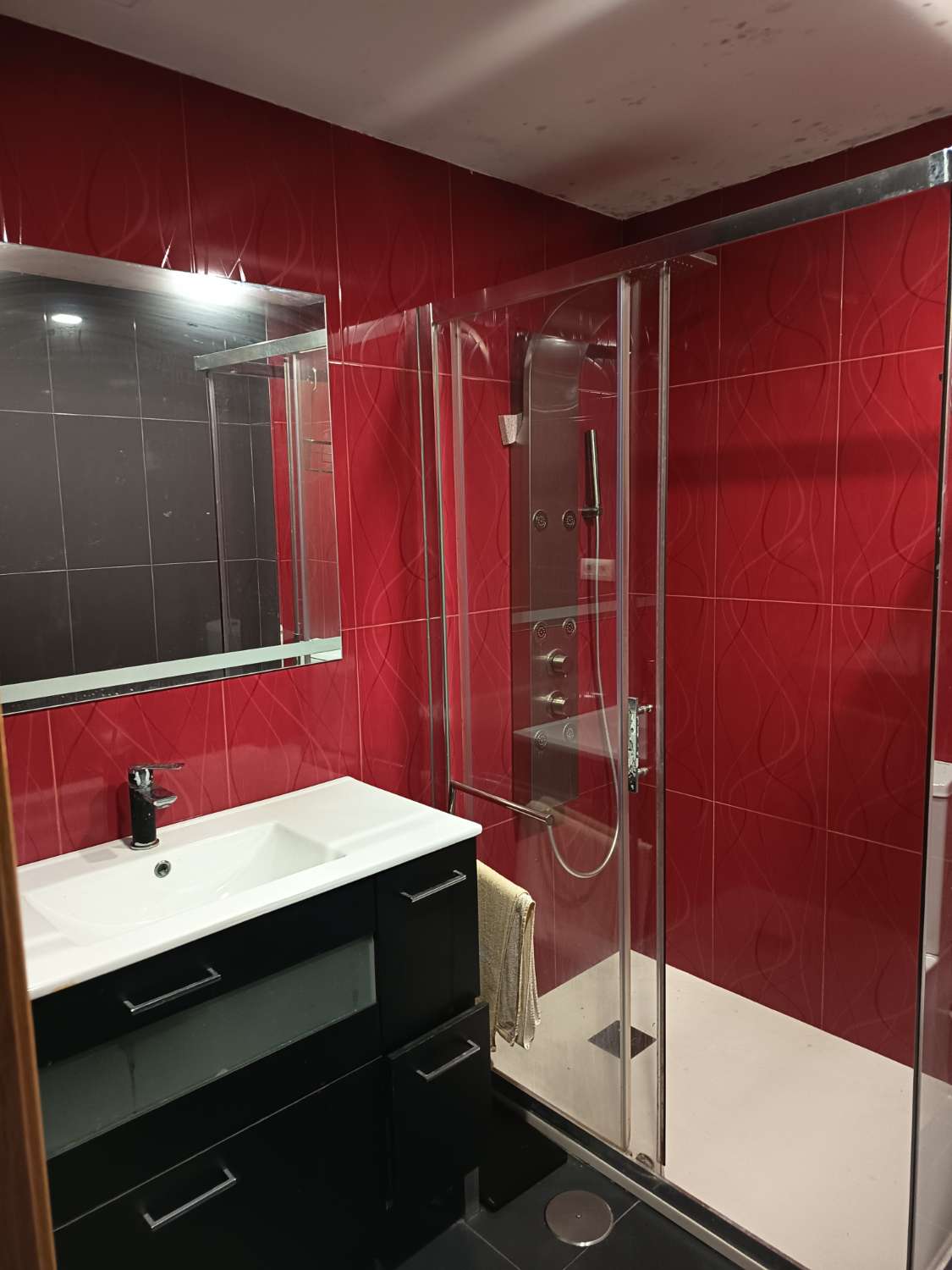 Vendemos casa en exclusiva.