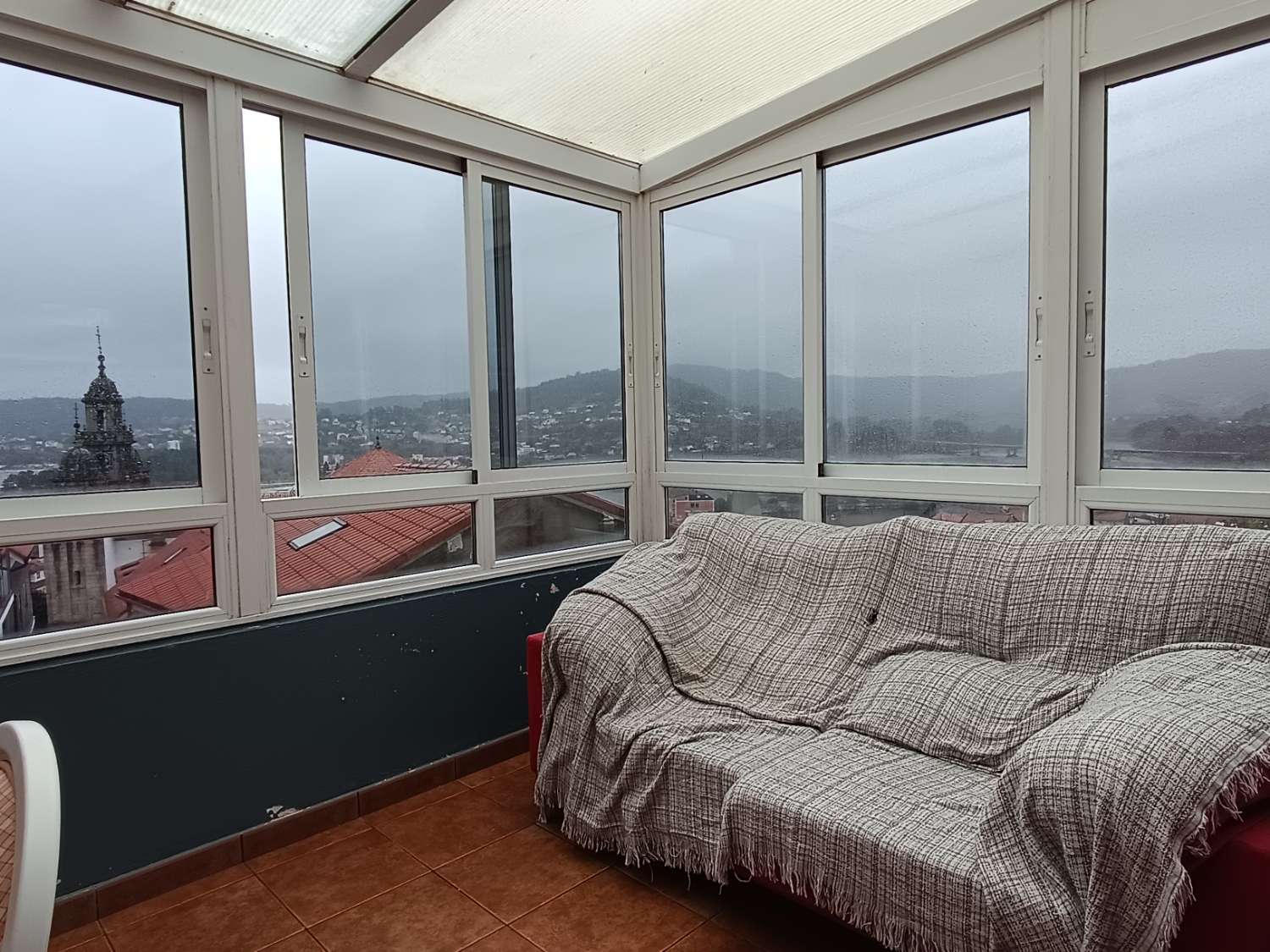 Vendemos casa en exclusiva.