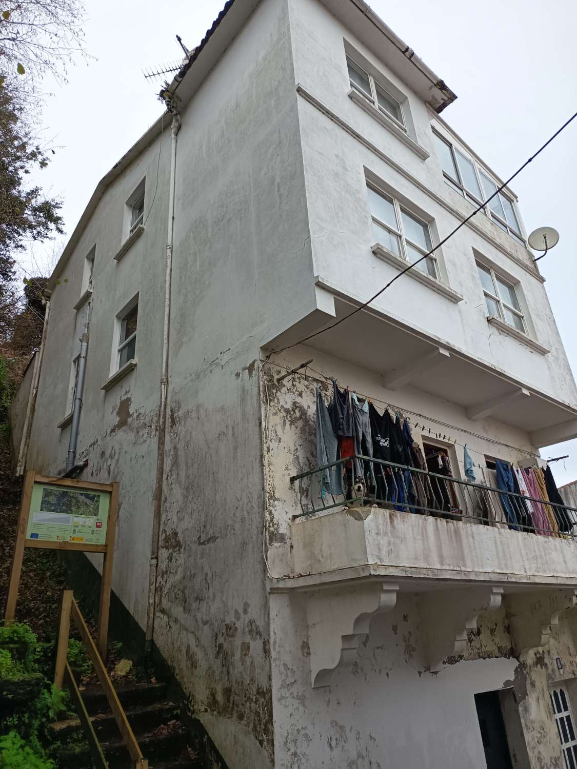 Vendemos casa en exclusiva.