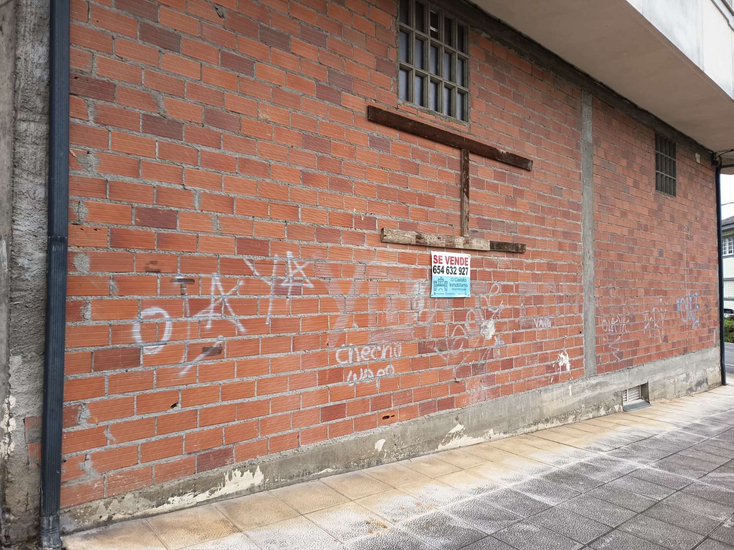 Vendemos bajo comercial en exclusiva.