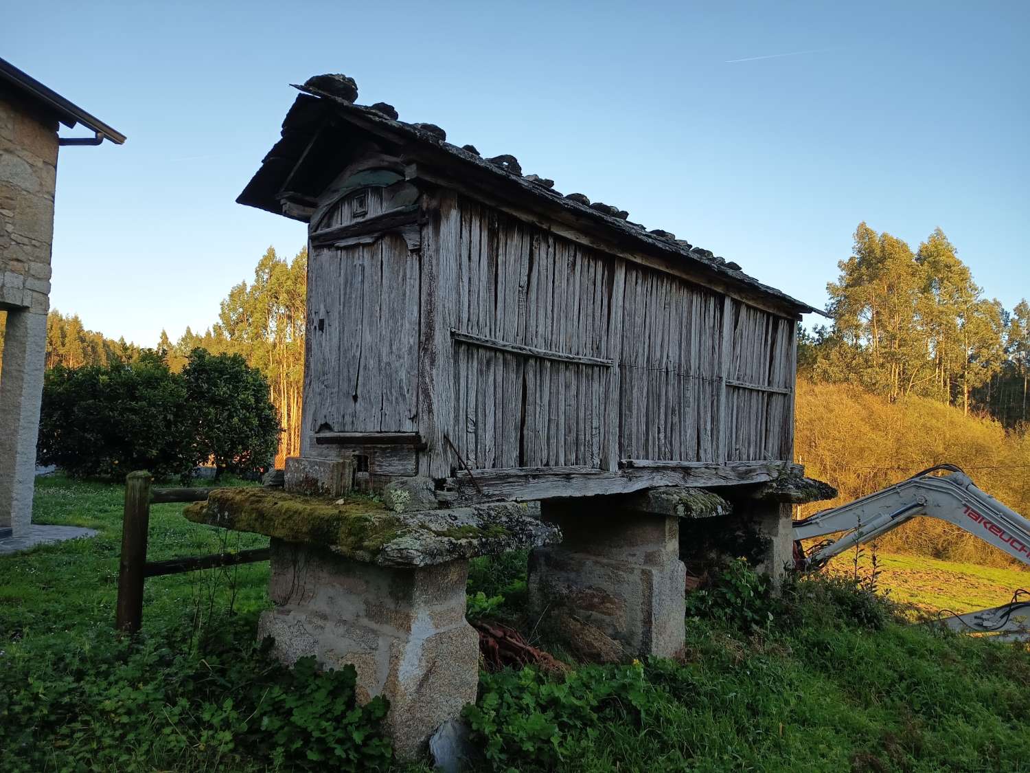Prodáváme exkluzivně v Ambroa, Irixoa