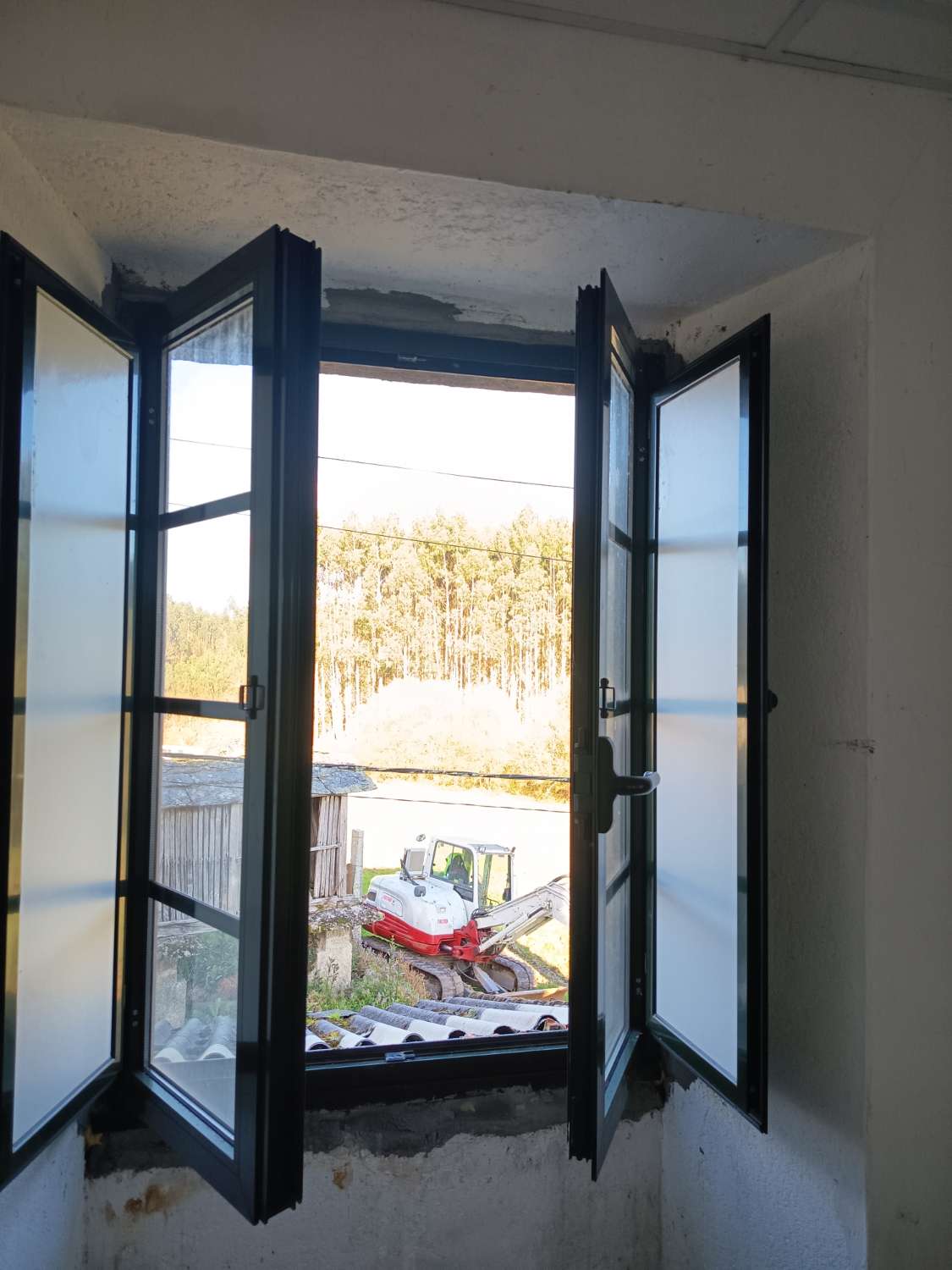 Prodáváme exkluzivně v Ambroa, Irixoa