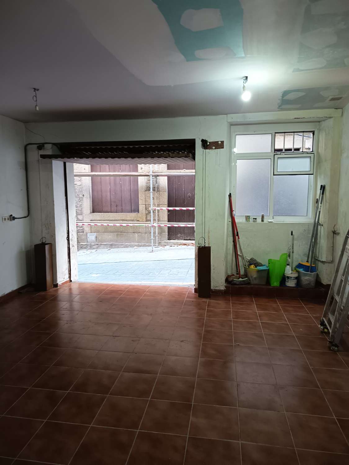VENDEMOS BAJO EN PONTEDEUME