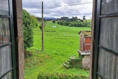 Vendemos casa para reformar.