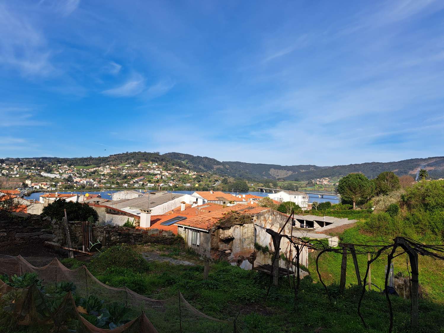 Nous vendons un terrain urbain à Pontedeume.