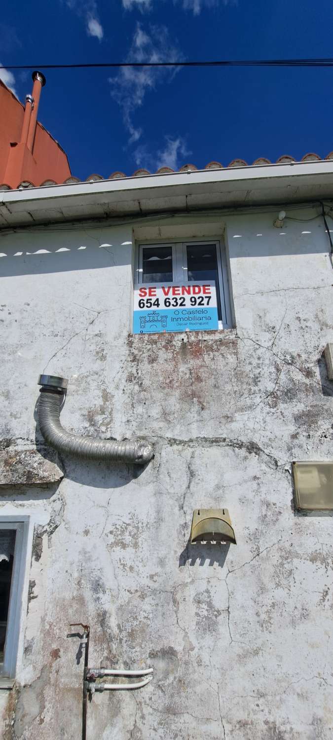 Vendemos casa en Neda.