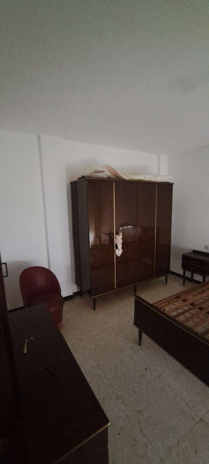 Vendemos piso, en exclusiva, en urbanización Olmo.