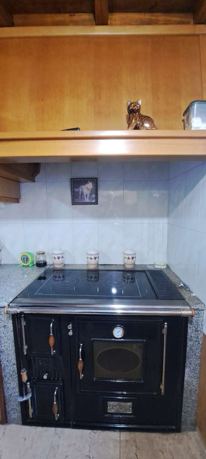 Prodáváme dům s farmou v Moeche.