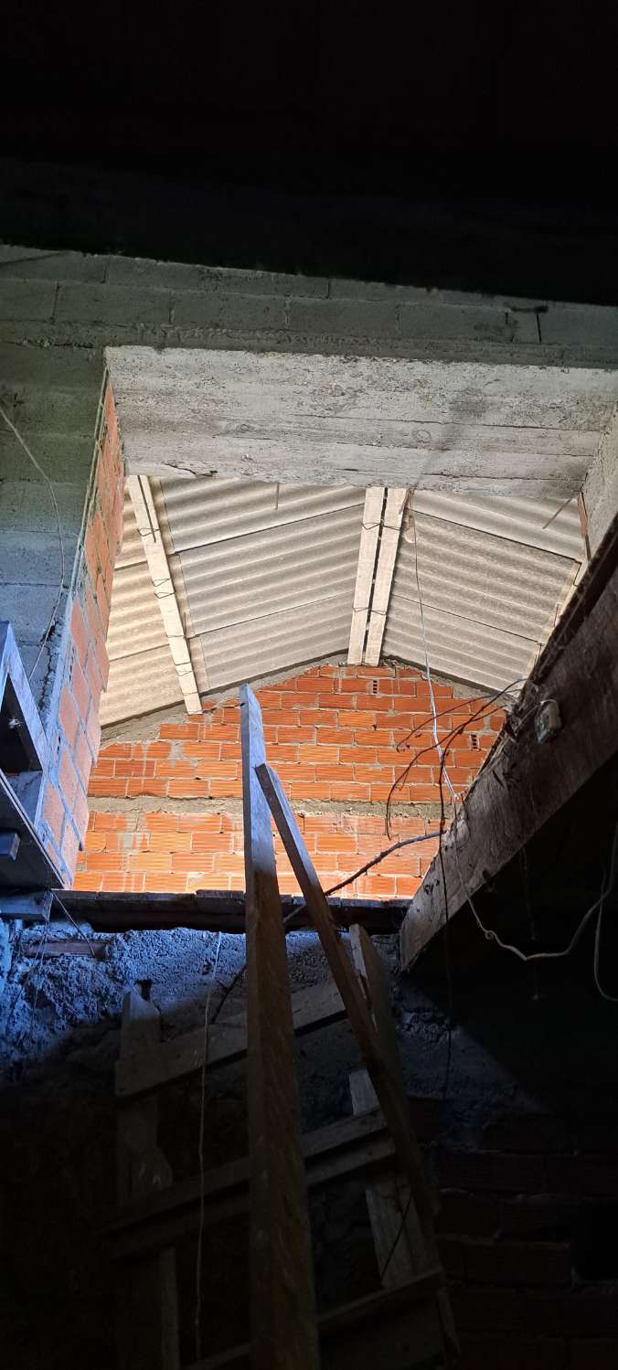 Vendemos casa para restaurar en Vilarmaior, lugar de Bouzao.