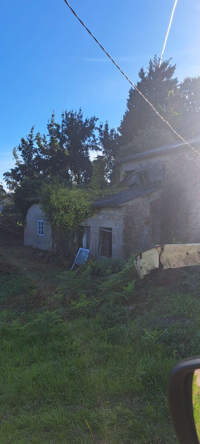 Vendemos casa para restaurar en Vilarmaior, lugar de Bouzao.