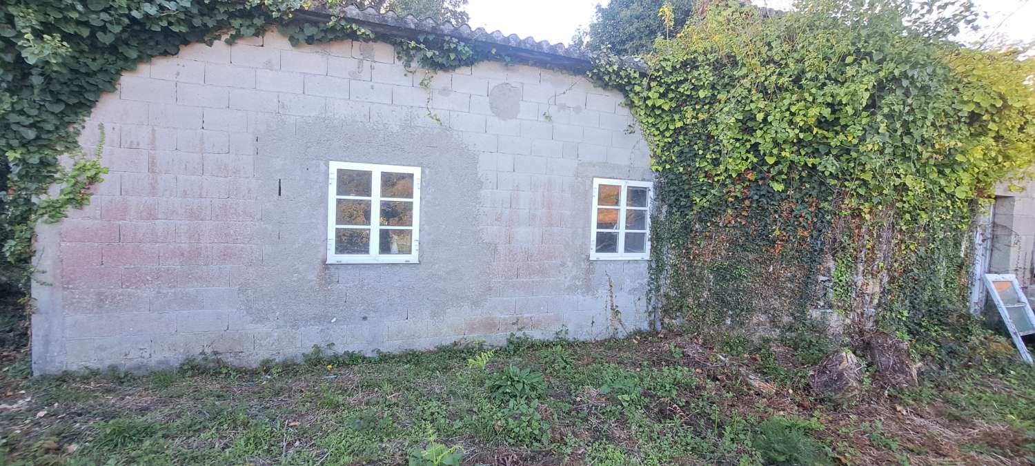 Vendemos casa para restaurar en Vilarmaior, lugar de Bouzao.