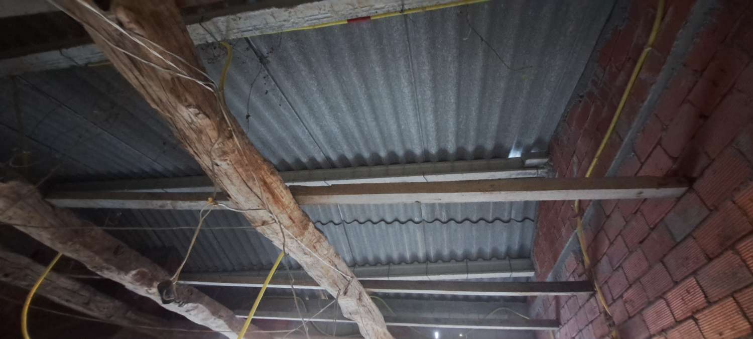 Vendemos casa para restaurar en Vilarmaior, lugar de Bouzao.