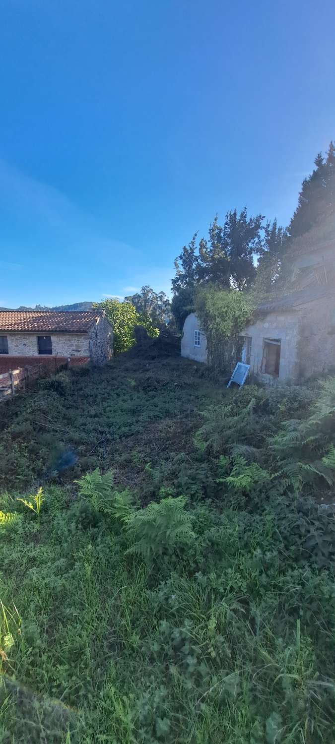 Vendemos casa para restaurar en Vilarmaior, lugar de Bouzao.