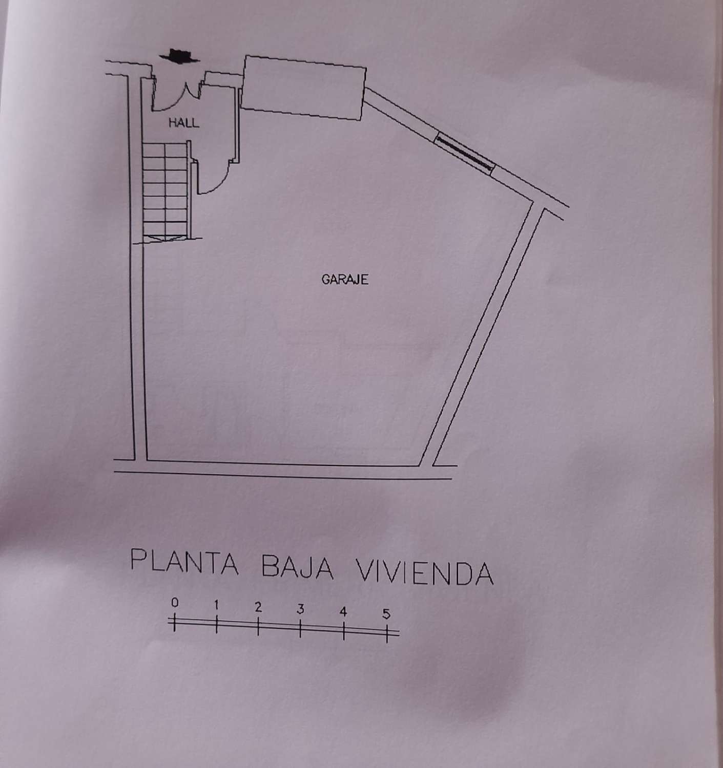 Wij verkopen halfvrijstaande huizen aan de Rúa da Fonte 2 en Antonio SanJurjo Badía 13.
