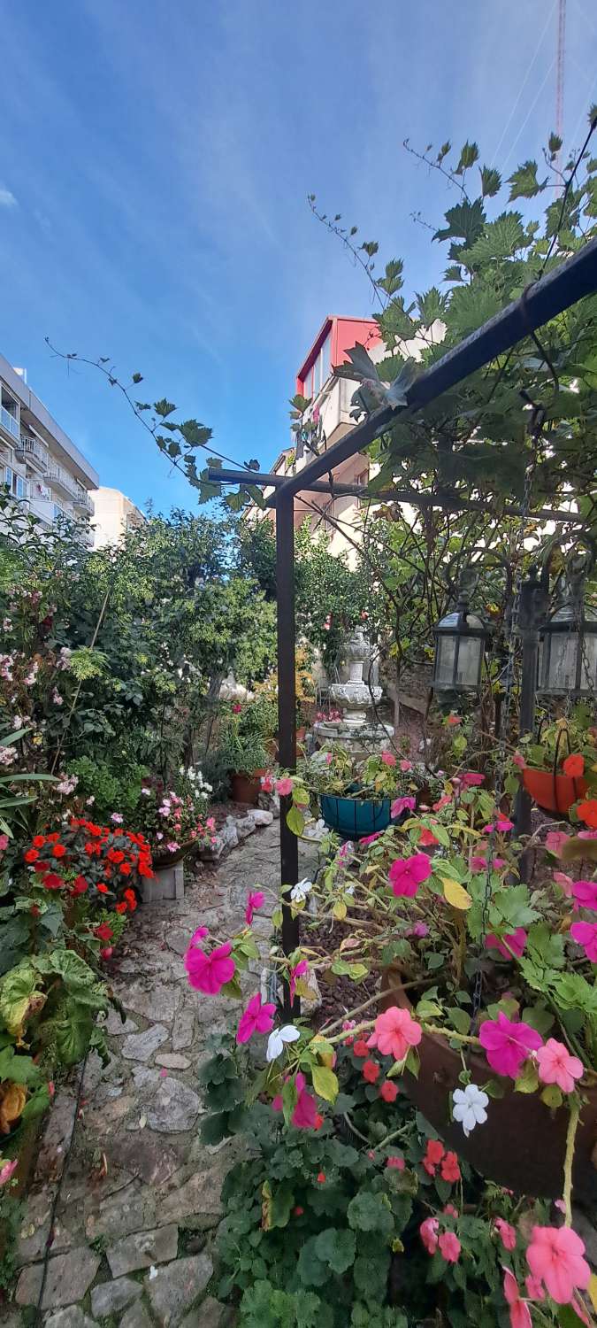 Myymme paritaloja osoitteessa Rúa da Fonte 2 ja Antonio SanJurjo Badía 13.