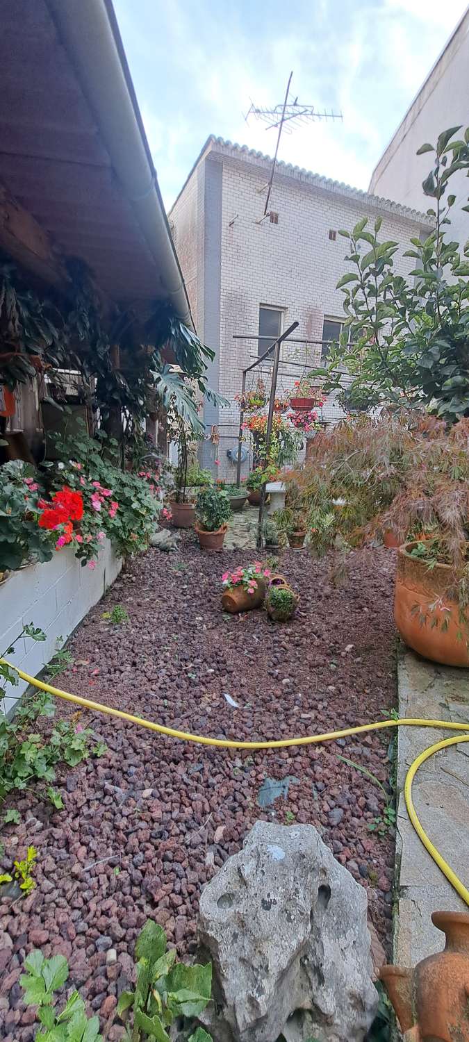 Myymme paritaloja osoitteessa Rúa da Fonte 2 ja Antonio SanJurjo Badía 13.