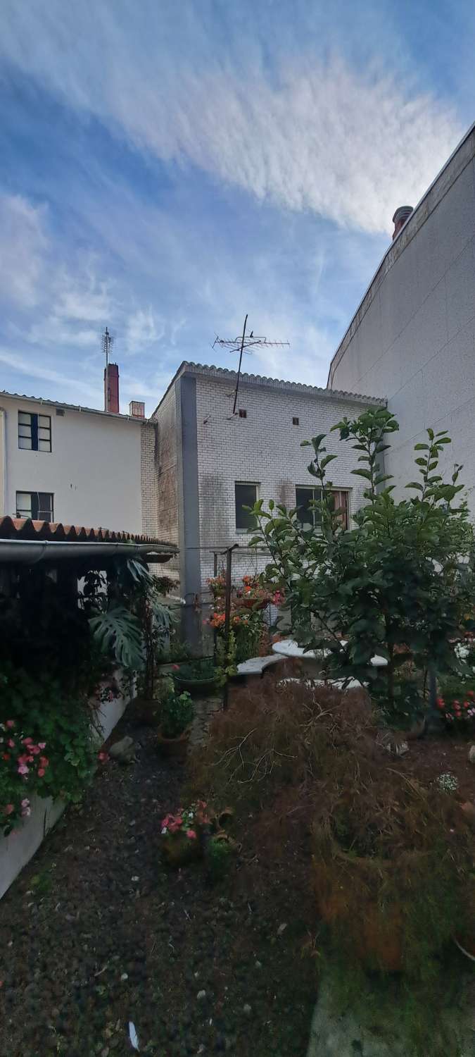 Myymme paritaloja osoitteessa Rúa da Fonte 2 ja Antonio SanJurjo Badía 13.