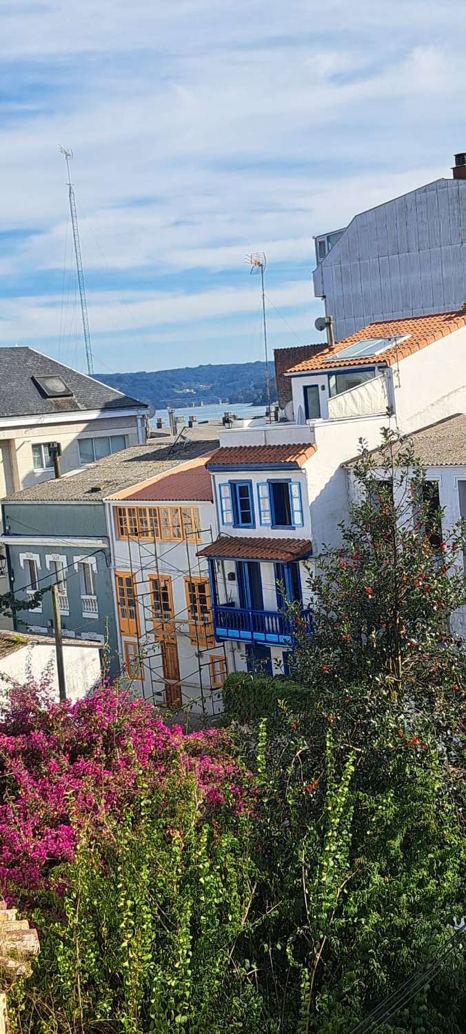 Myymme paritaloja osoitteessa Rúa da Fonte 2 ja Antonio SanJurjo Badía 13.