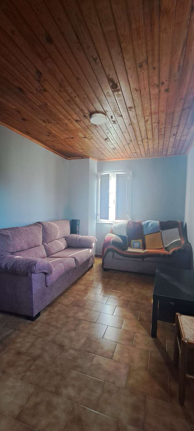 Wij verkopen uitsluitend huizen.