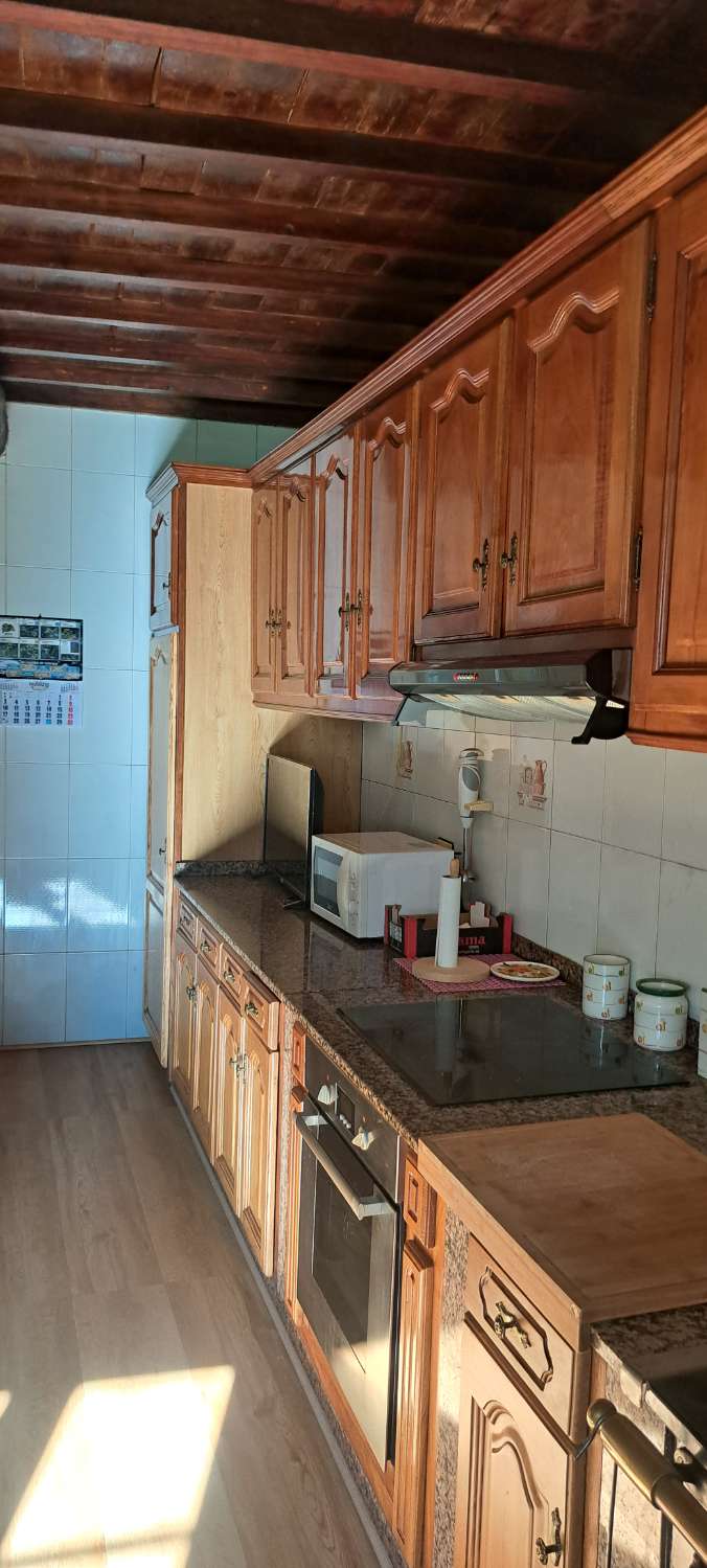 Wij verkopen uitsluitend huizen.