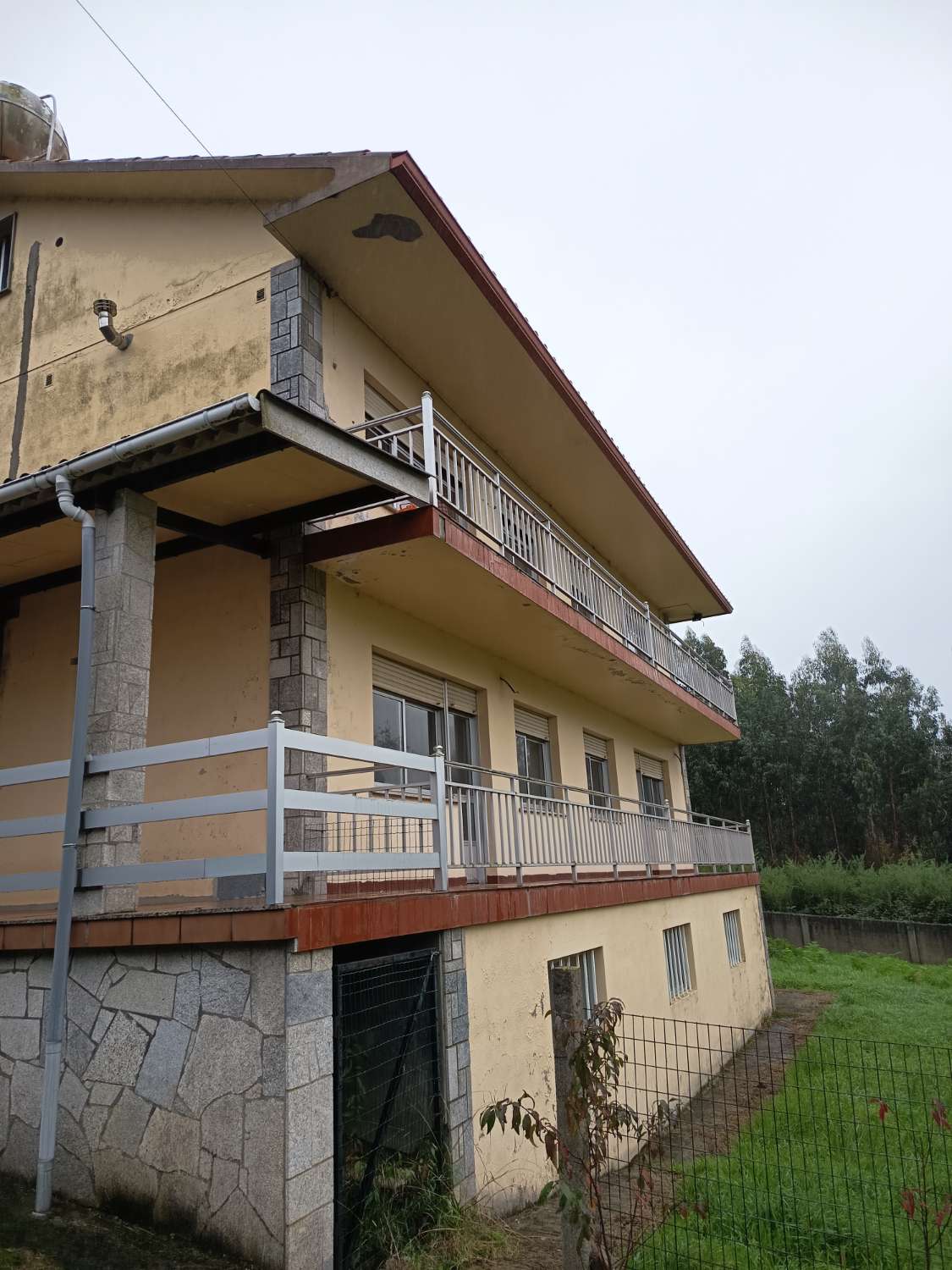 Prodáváme dům s pozemkem, exkluzivně.