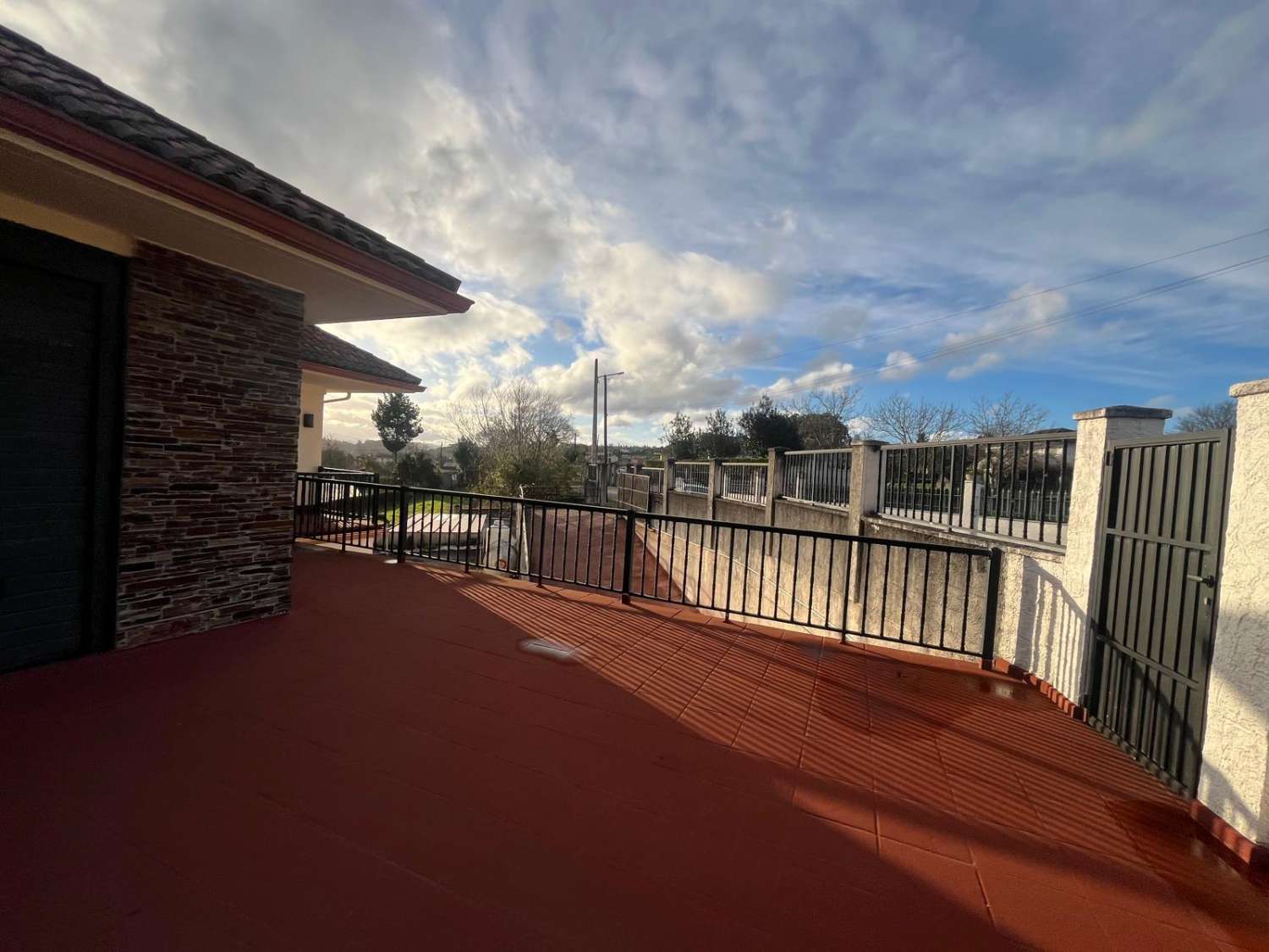 Stiamo vendendo un'esclusiva casa di lusso a Guísamo.