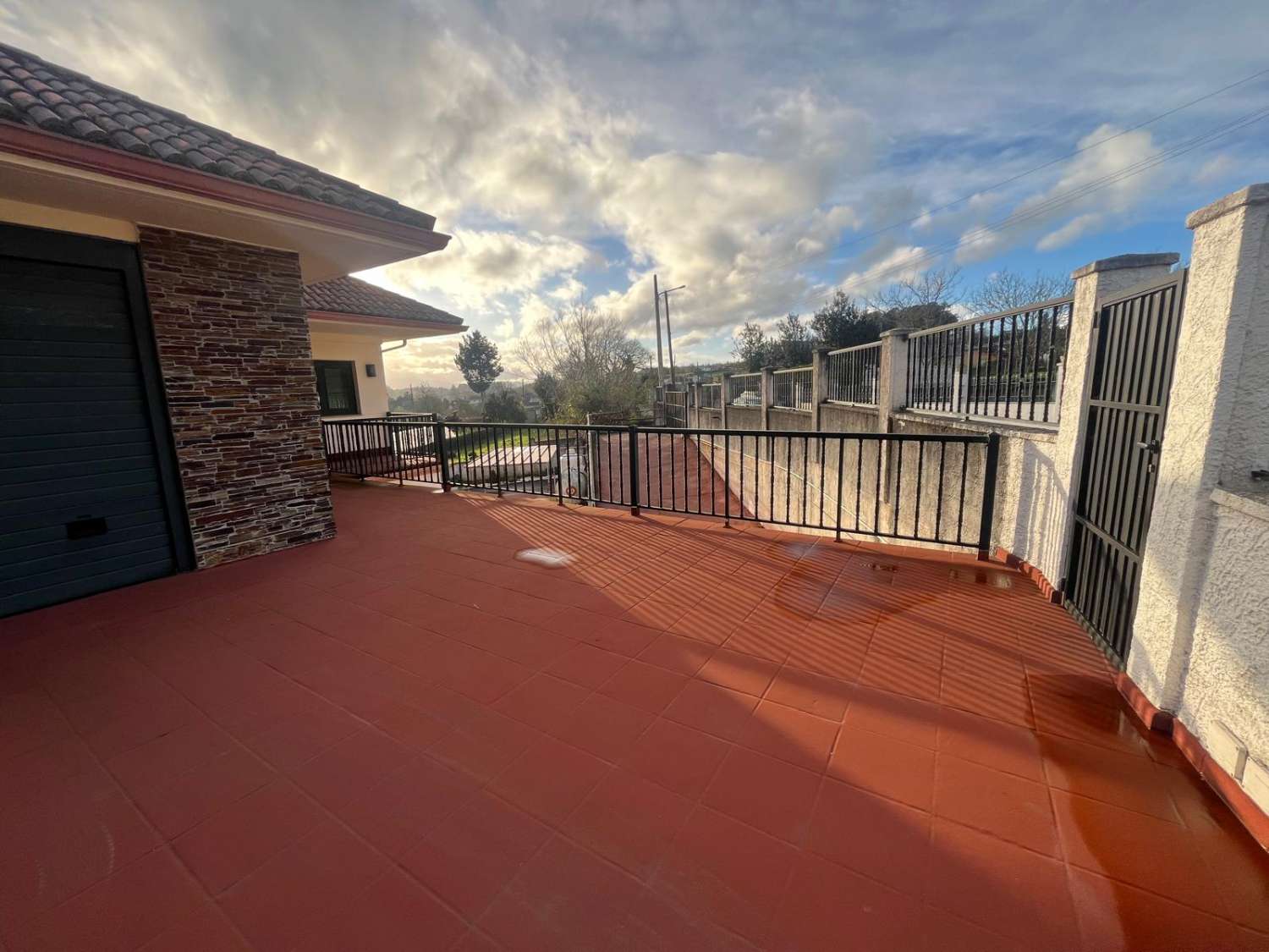 Stiamo vendendo un'esclusiva casa di lusso a Guísamo.