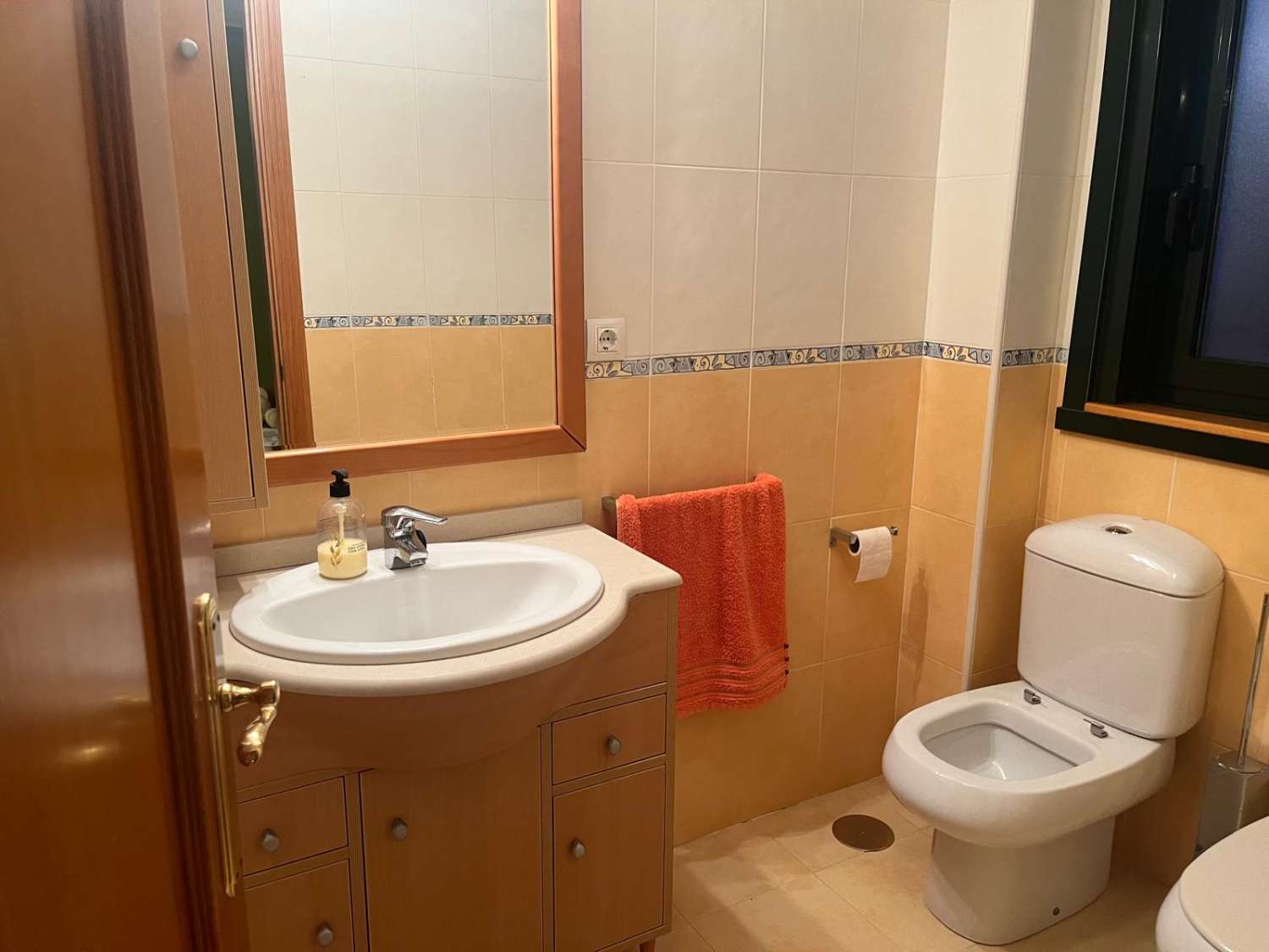 Stiamo vendendo un'esclusiva casa di lusso a Guísamo.