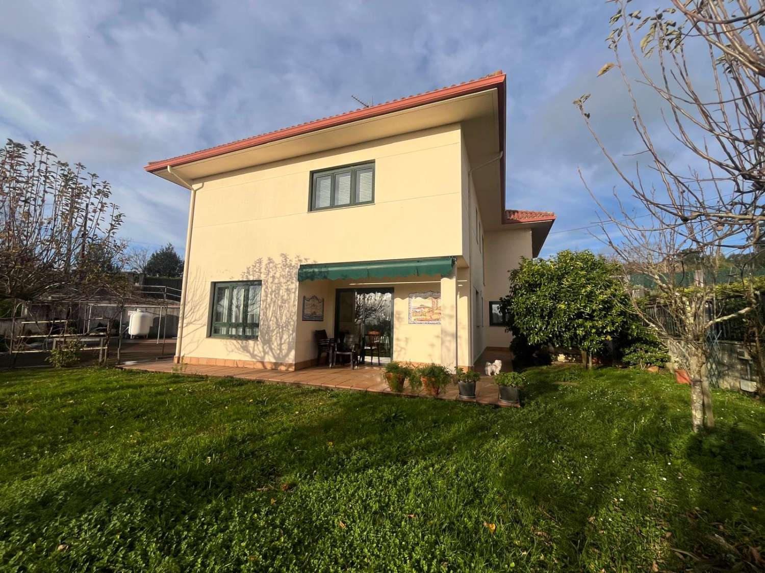 Stiamo vendendo un'esclusiva casa di lusso a Guísamo.