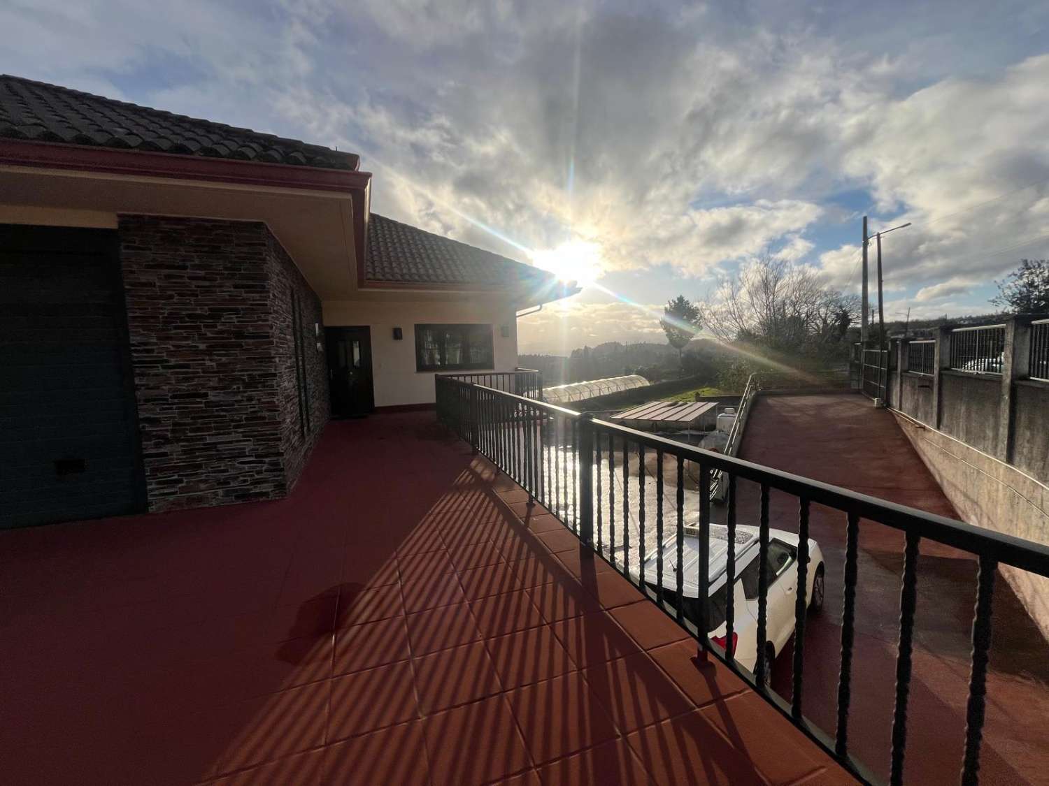 Stiamo vendendo un'esclusiva casa di lusso a Guísamo.