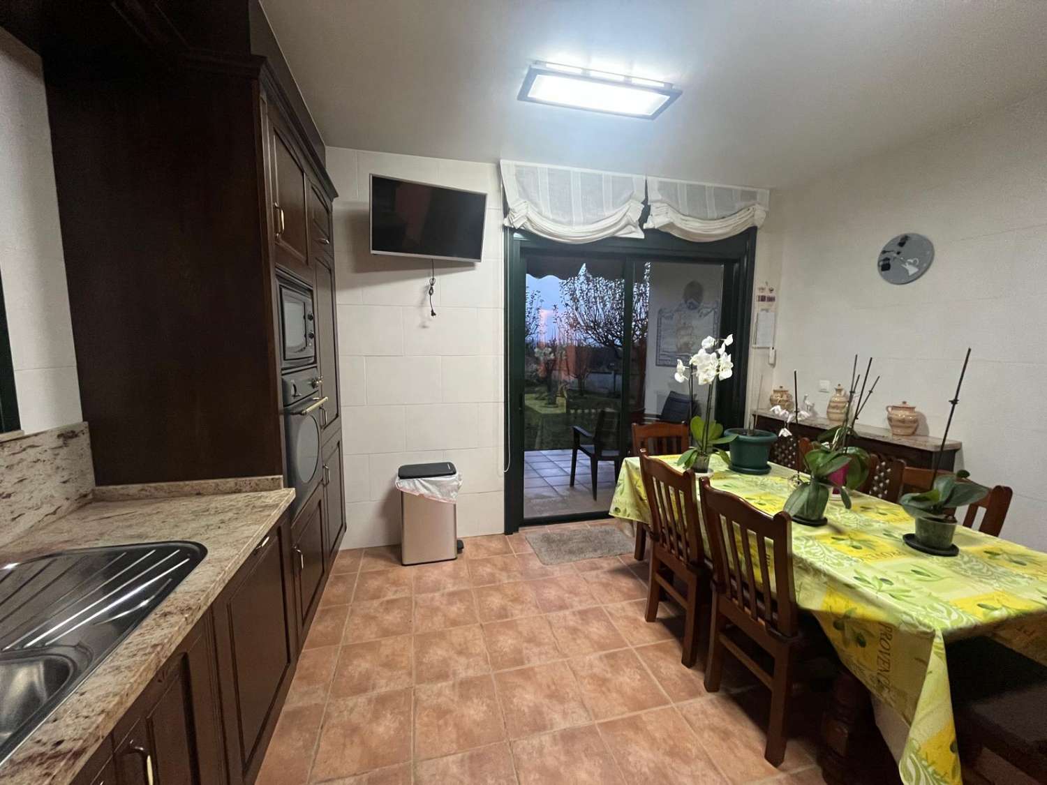 Stiamo vendendo un'esclusiva casa di lusso a Guísamo.