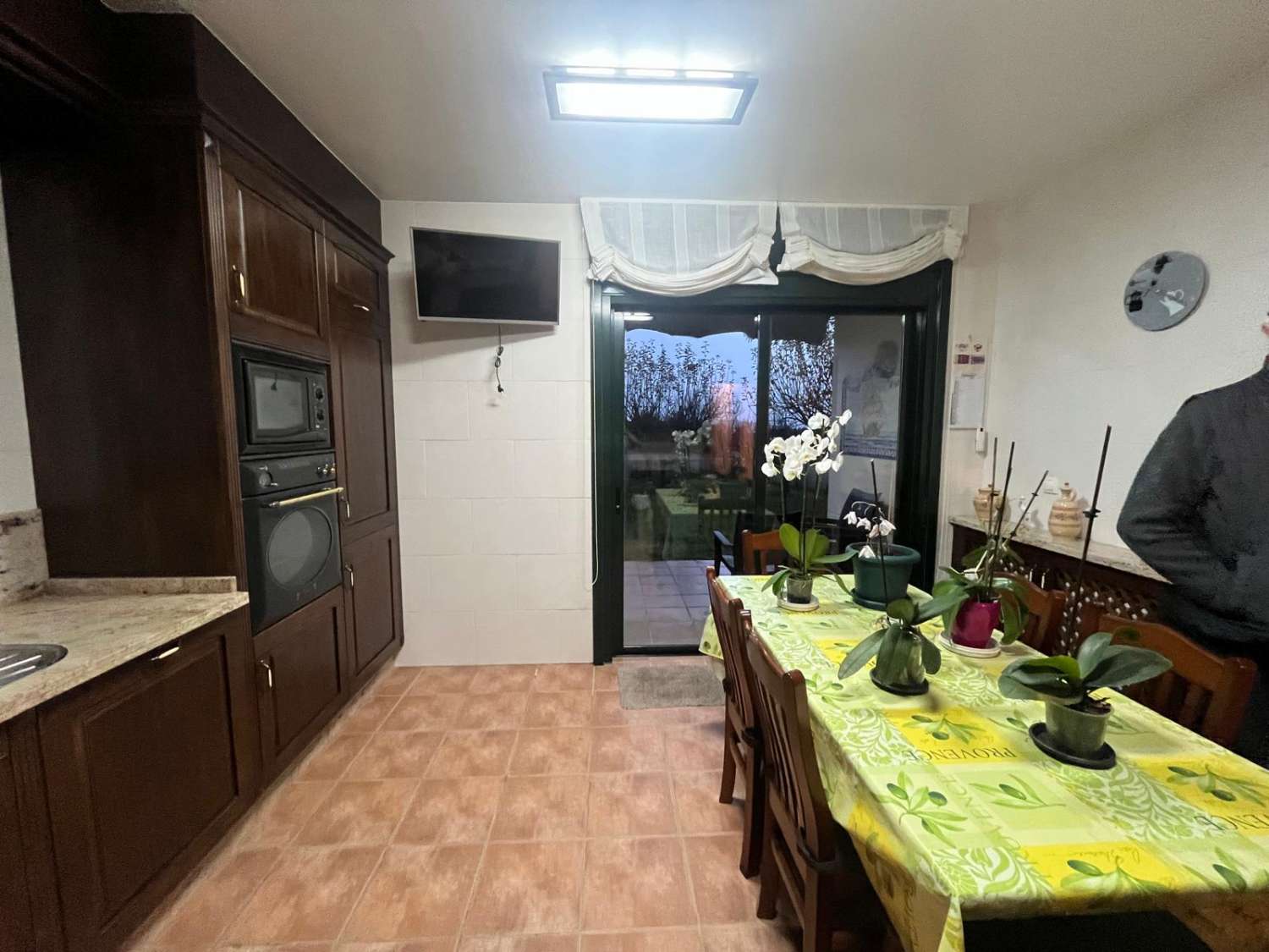 Stiamo vendendo un'esclusiva casa di lusso a Guísamo.
