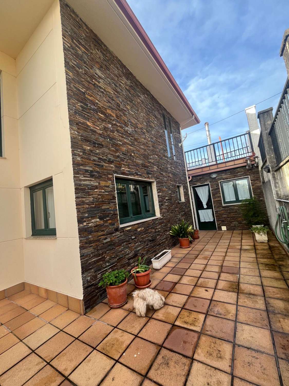 Stiamo vendendo un'esclusiva casa di lusso a Guísamo.