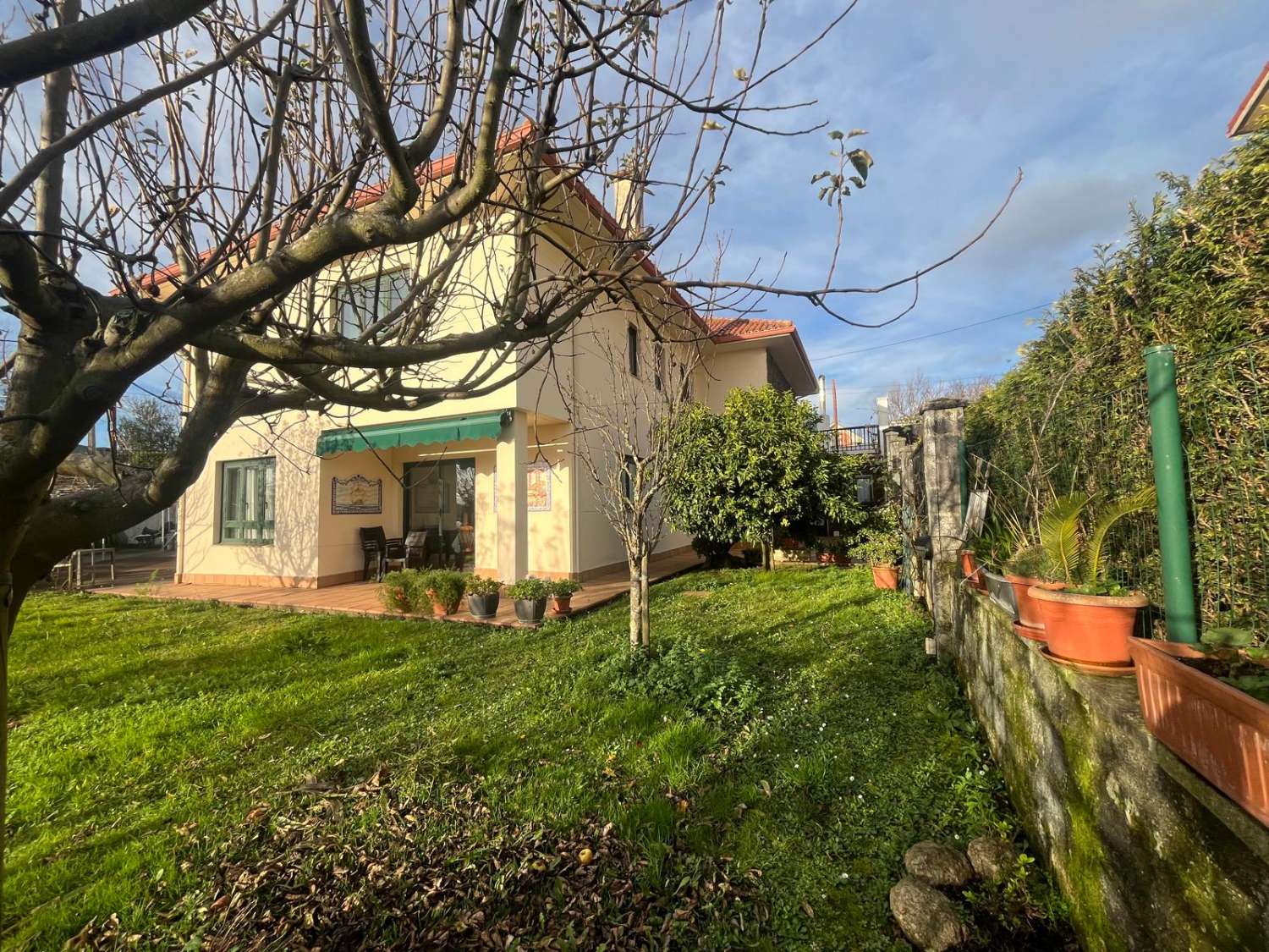 Stiamo vendendo un'esclusiva casa di lusso a Guísamo.