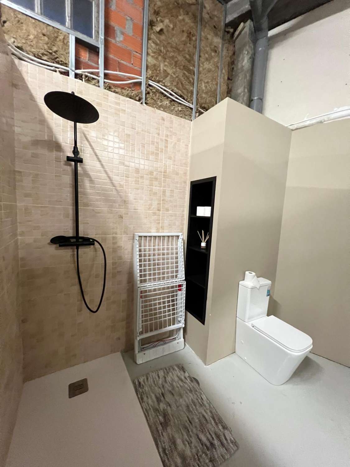 Vendemos bajo comercial en exclusiva.