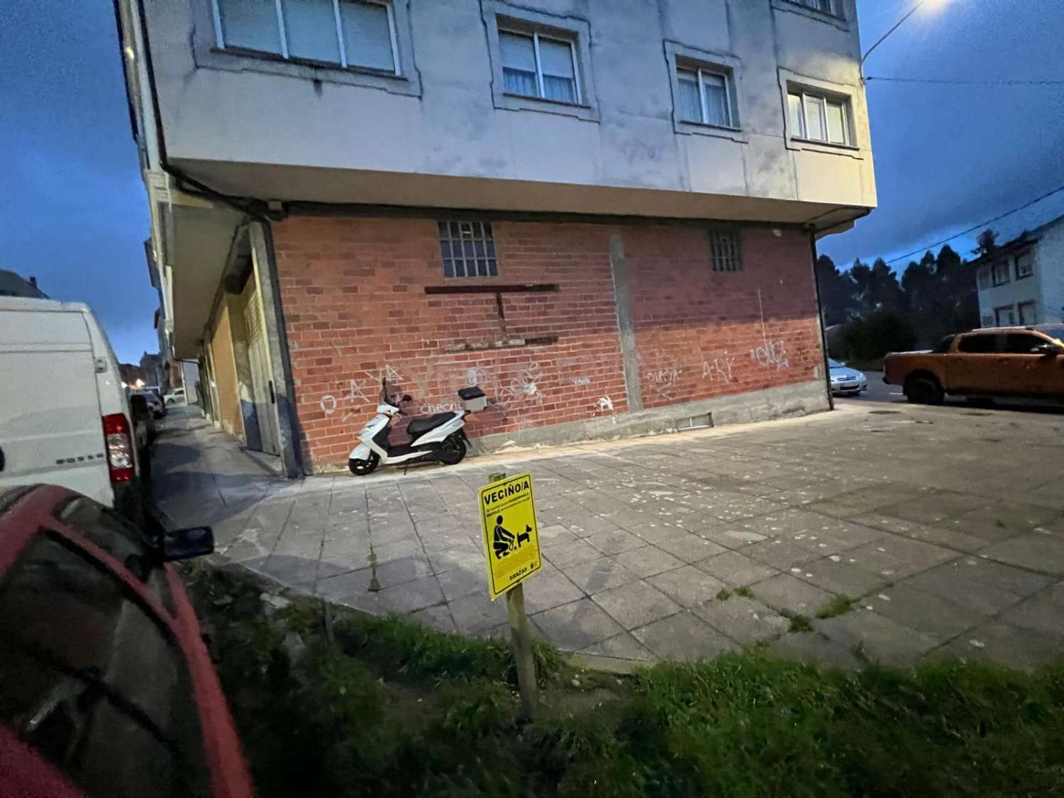 Vendemos bajo comercial en exclusiva.