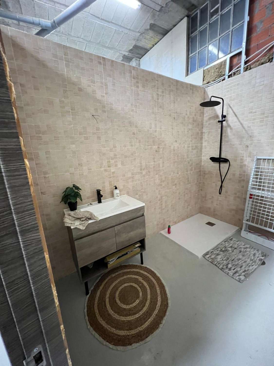 Vendemos bajo comercial en exclusiva.