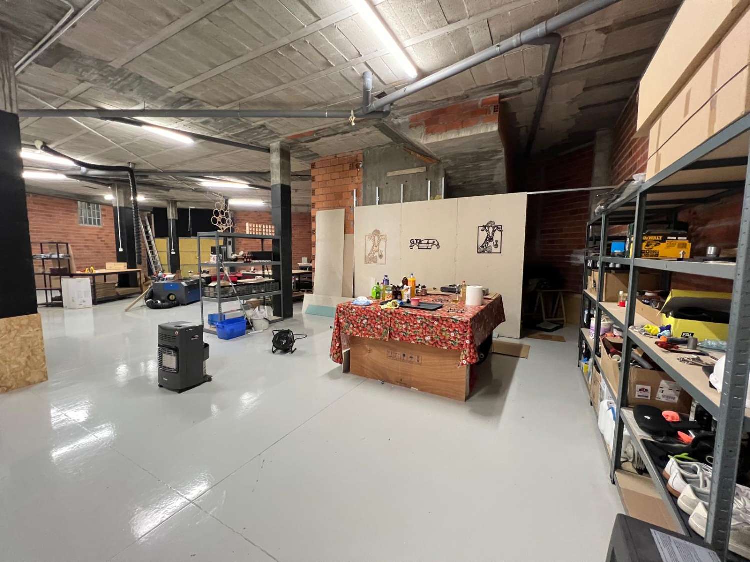 Vendemos bajo comercial en exclusiva.